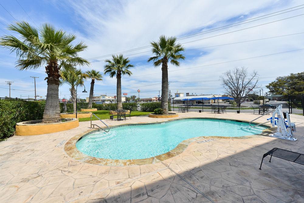 Microtel Inn & Suites By Wyndham New Braunfels I-35 Extérieur photo