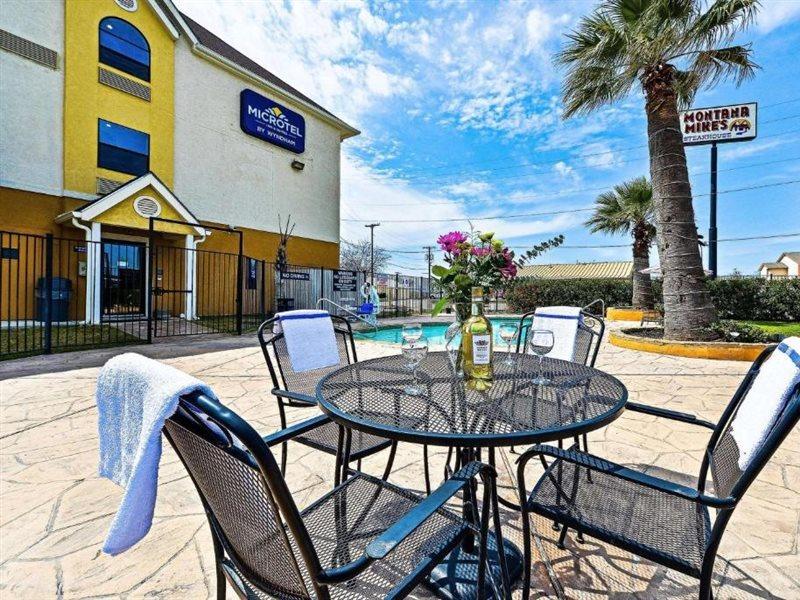 Microtel Inn & Suites By Wyndham New Braunfels I-35 Extérieur photo