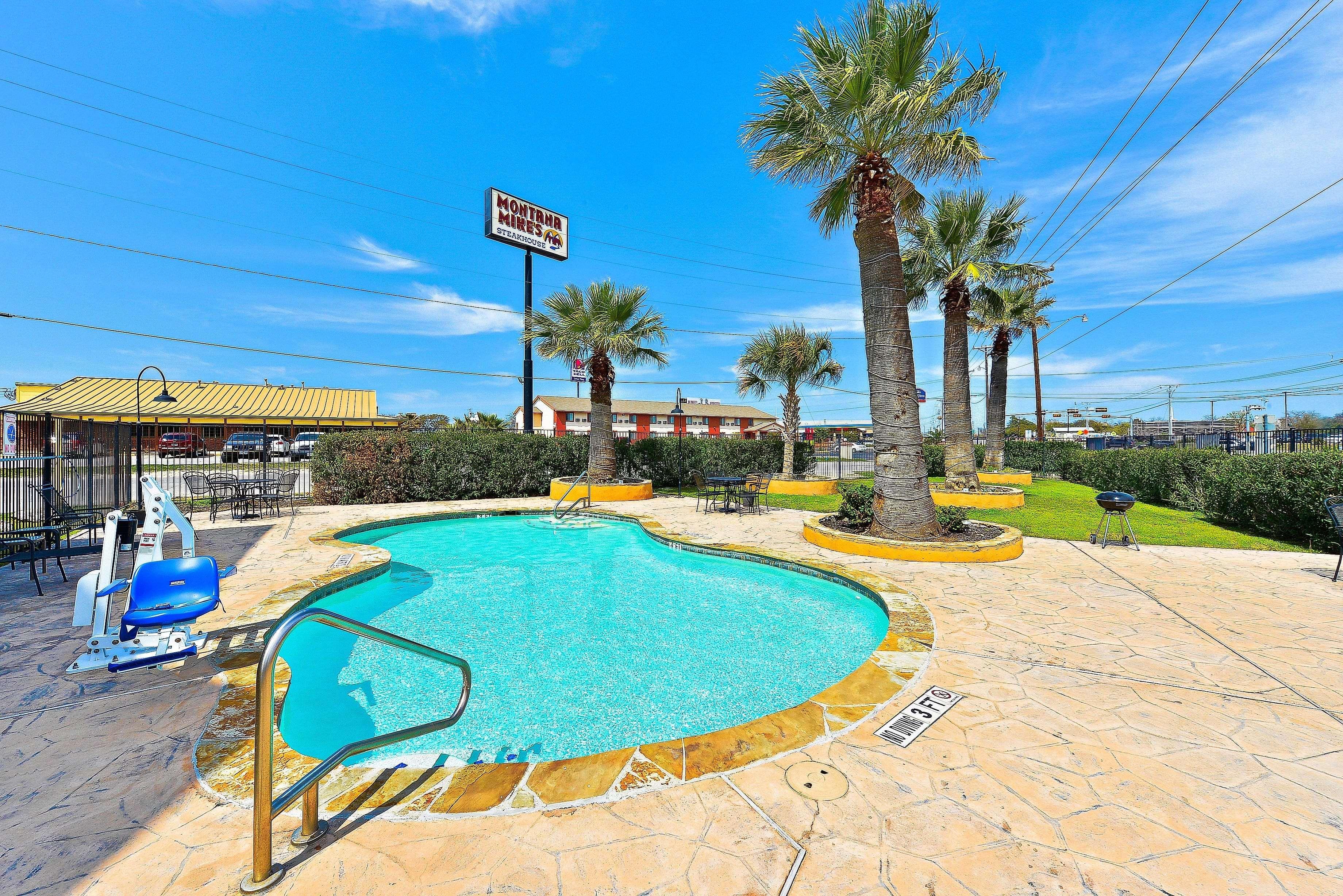 Microtel Inn & Suites By Wyndham New Braunfels I-35 Extérieur photo