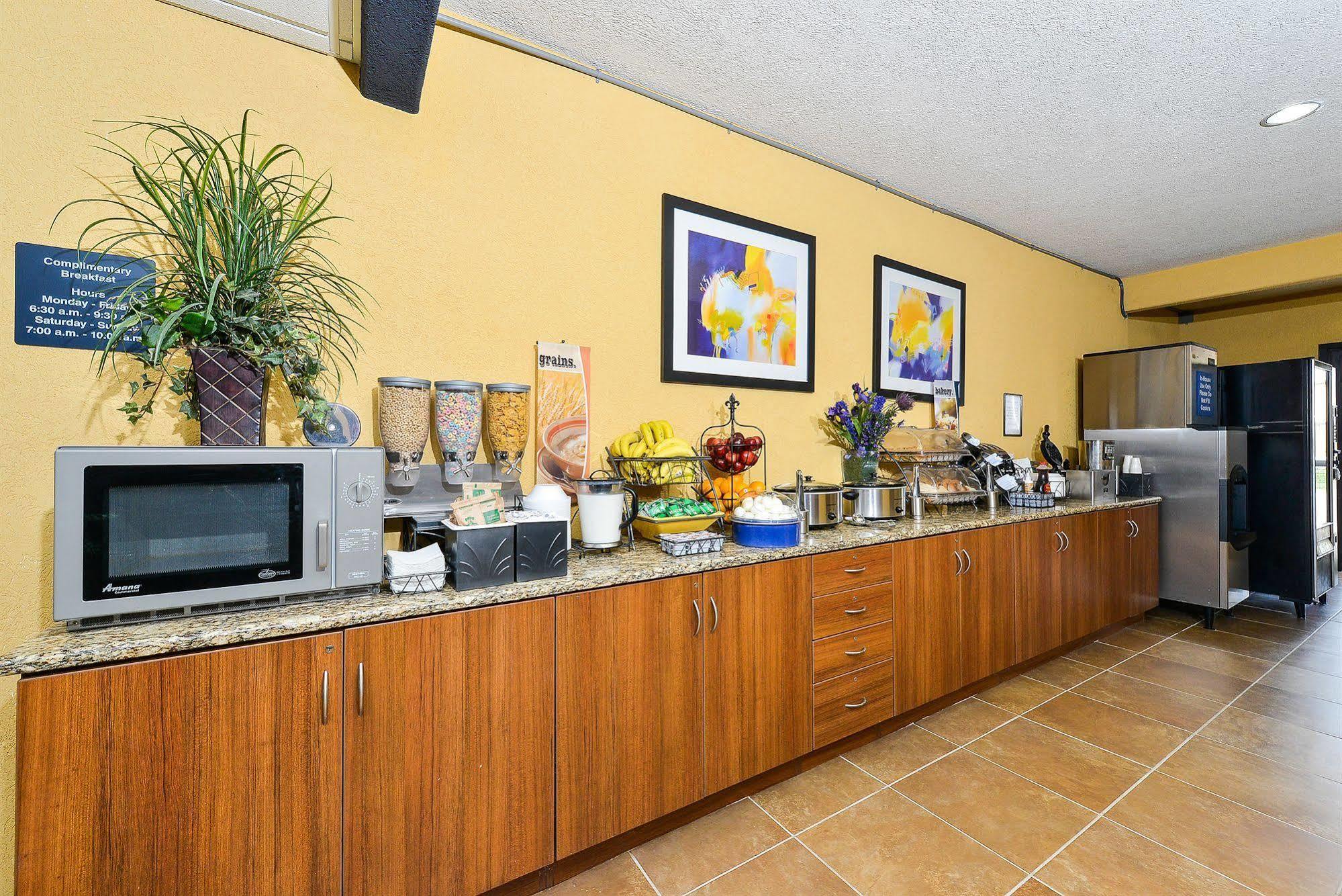 Microtel Inn & Suites By Wyndham New Braunfels I-35 Extérieur photo