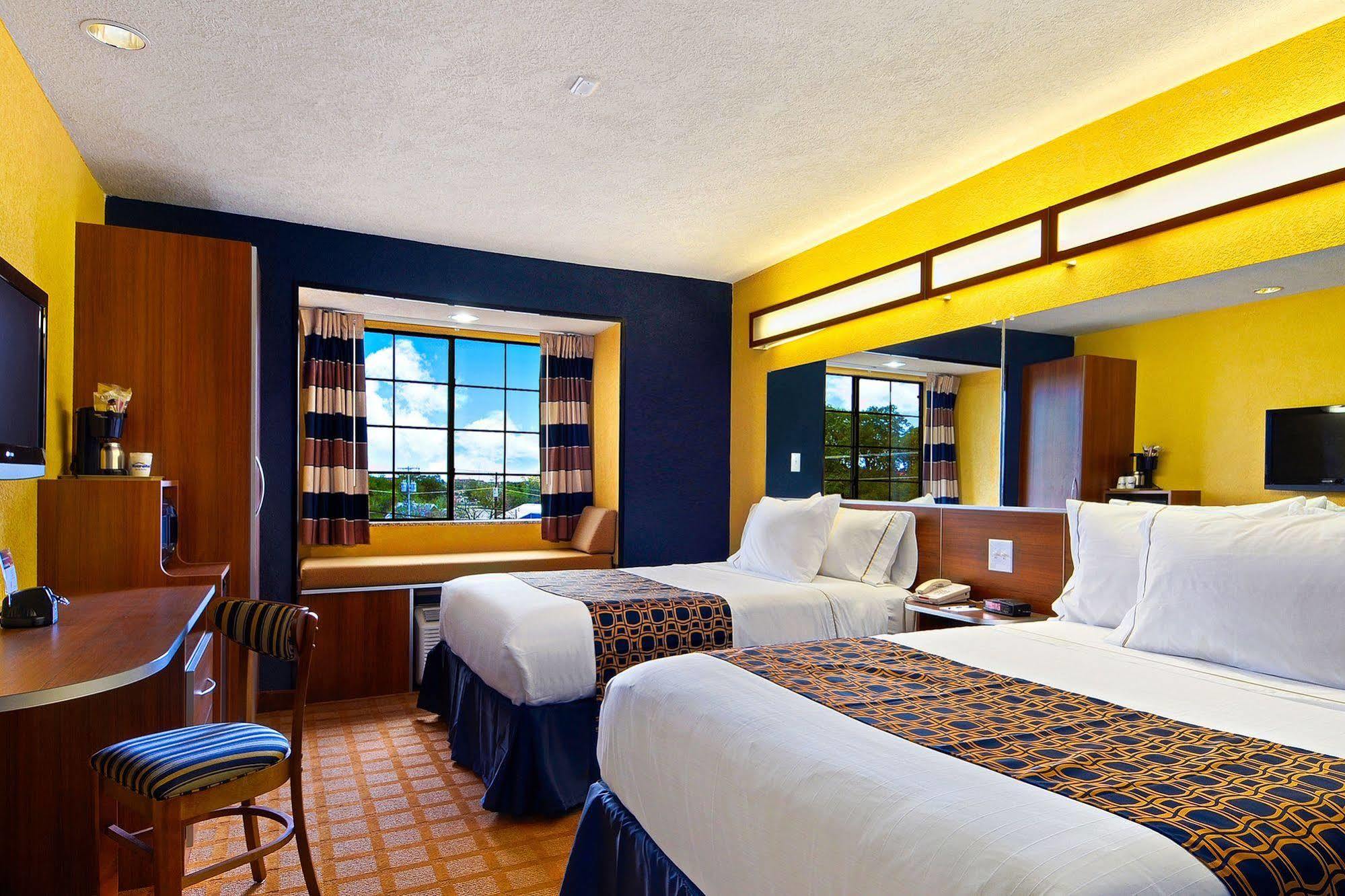 Microtel Inn & Suites By Wyndham New Braunfels I-35 Extérieur photo